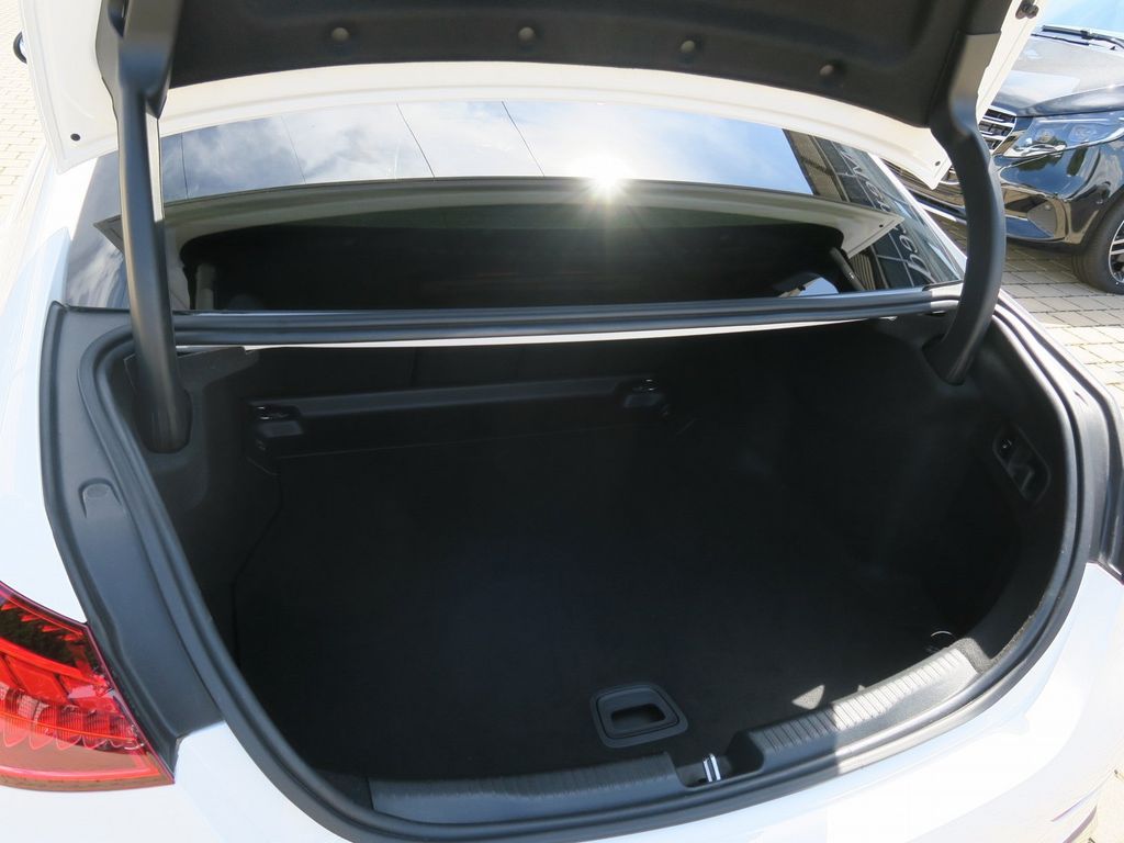 Mercedes-Benz C 300 2024