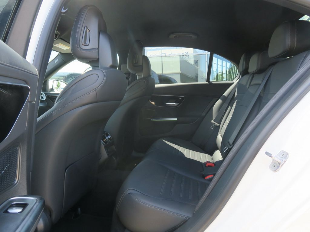 Mercedes-Benz C 300 2024