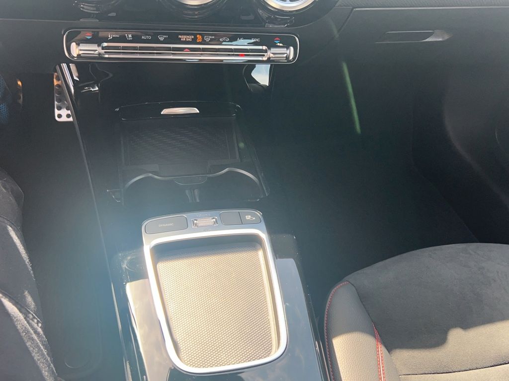 Mercedes-Benz CLA 200 2023