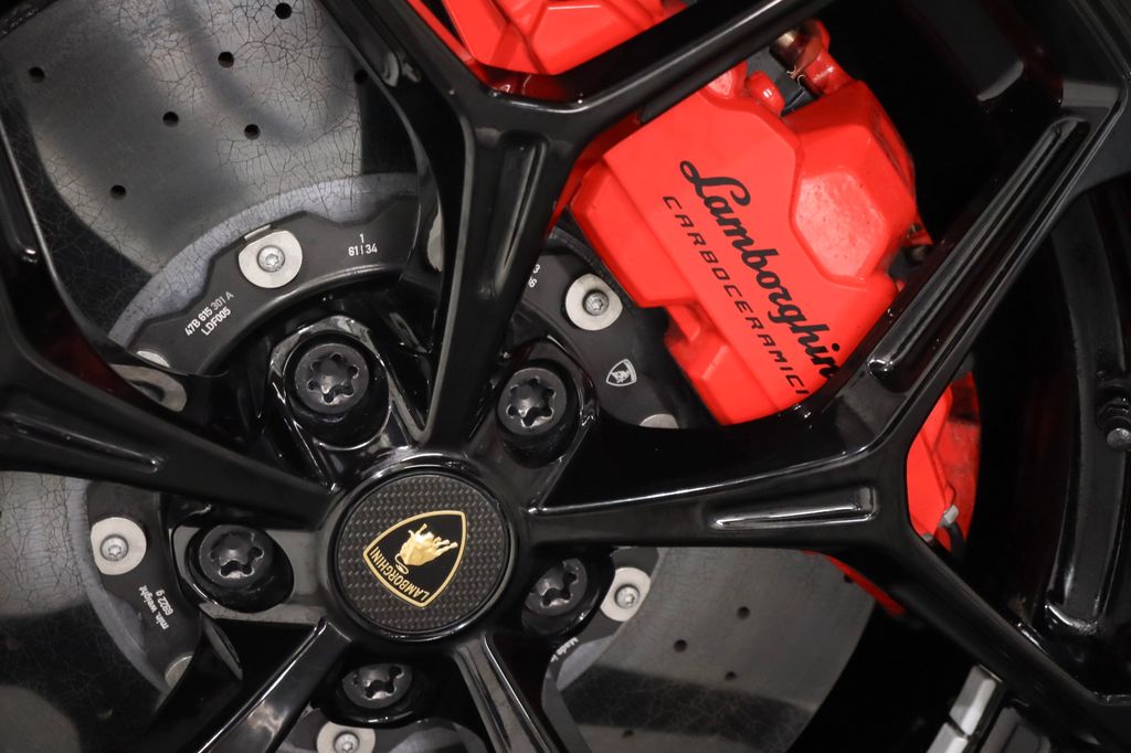 Lamborghini Revuelto 2024