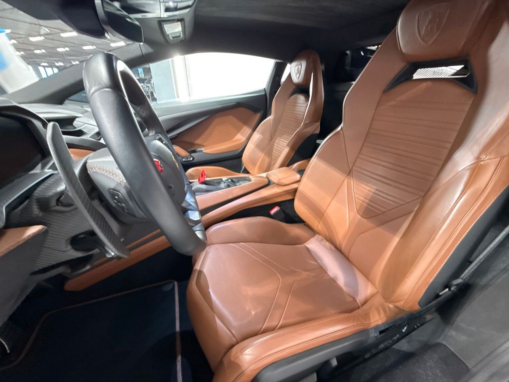 Lamborghini Revuelto 2024