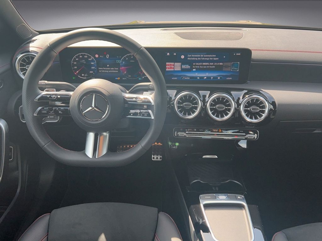 Mercedes-Benz CLA 200 2023