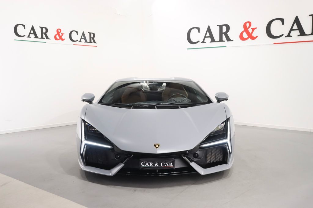 Lamborghini Revuelto 2024