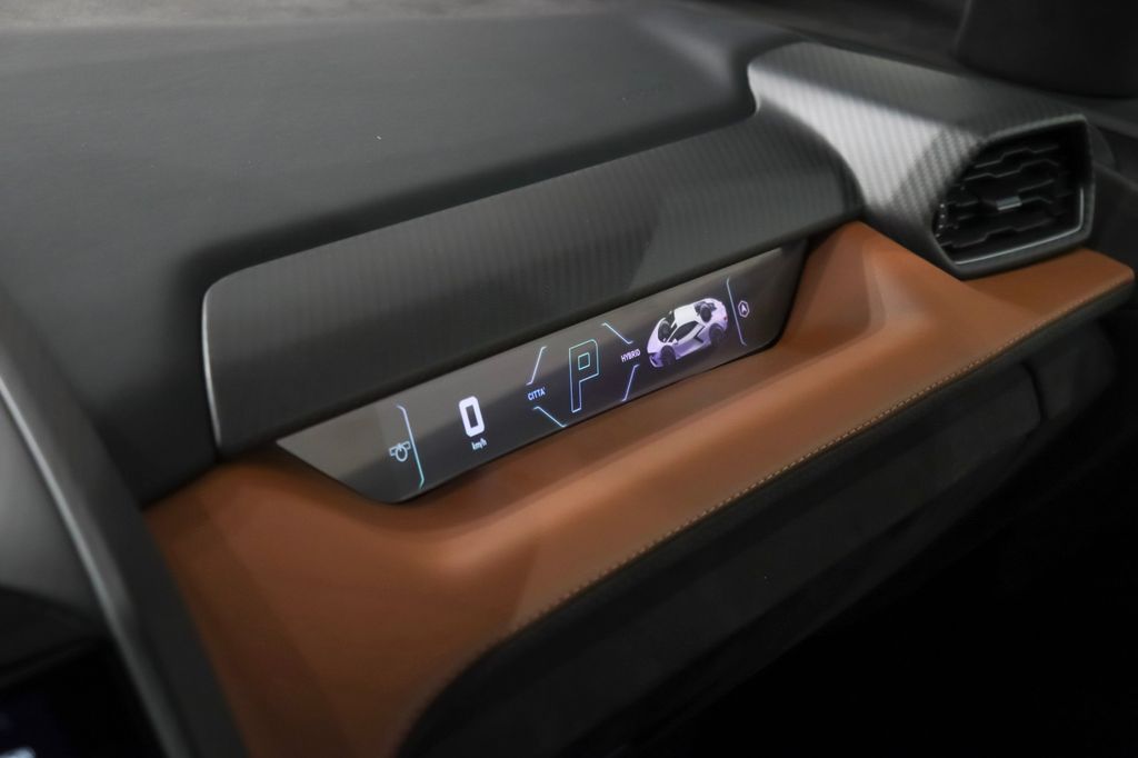 Lamborghini Revuelto 2024