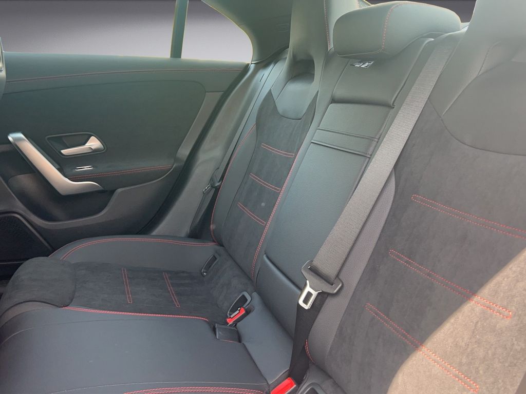 Mercedes-Benz CLA 200 2023