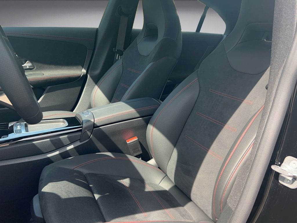 Mercedes-Benz CLA 200 2023