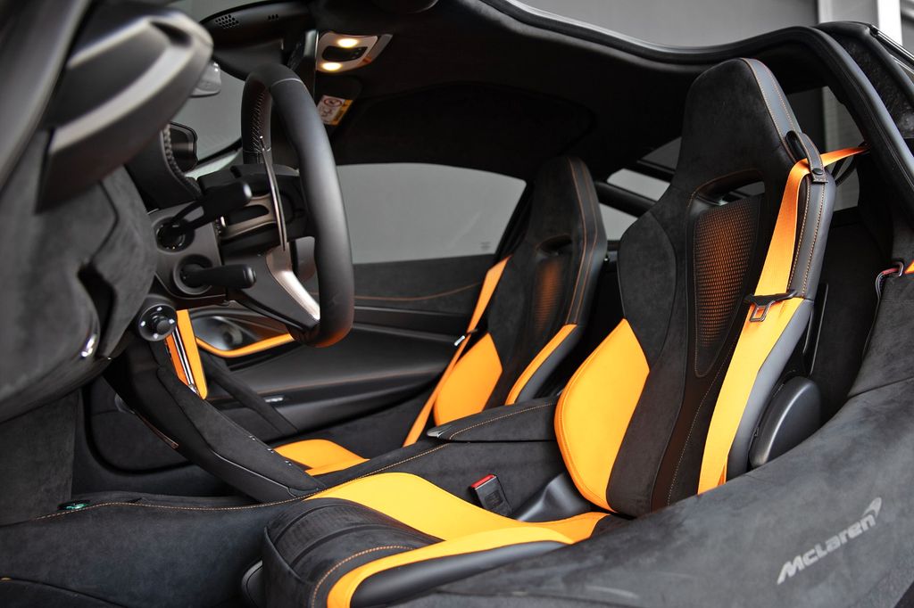 McLaren 750S 2025