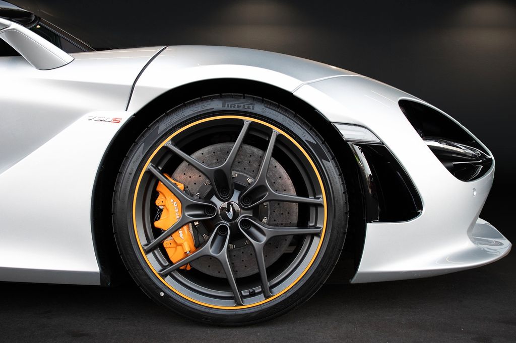 McLaren 750S 2025