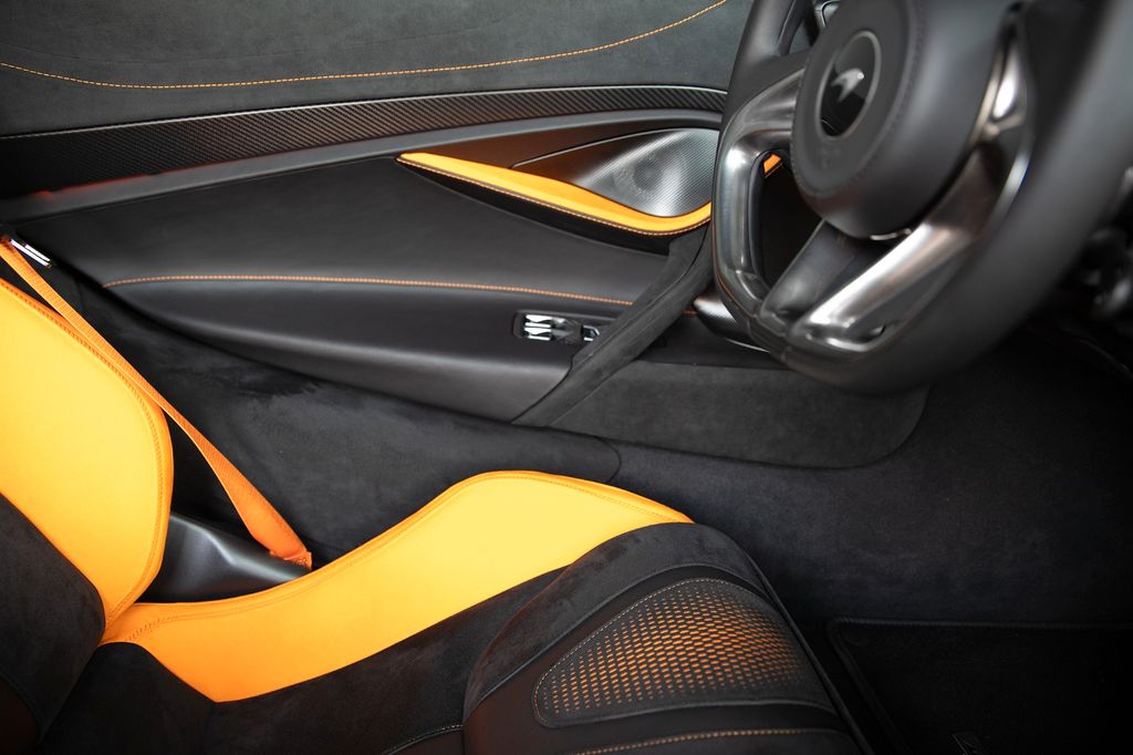 McLaren 750S 2025