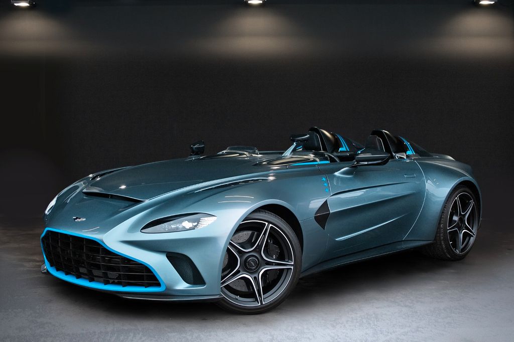 Aston Martin V12 Vantage 2025