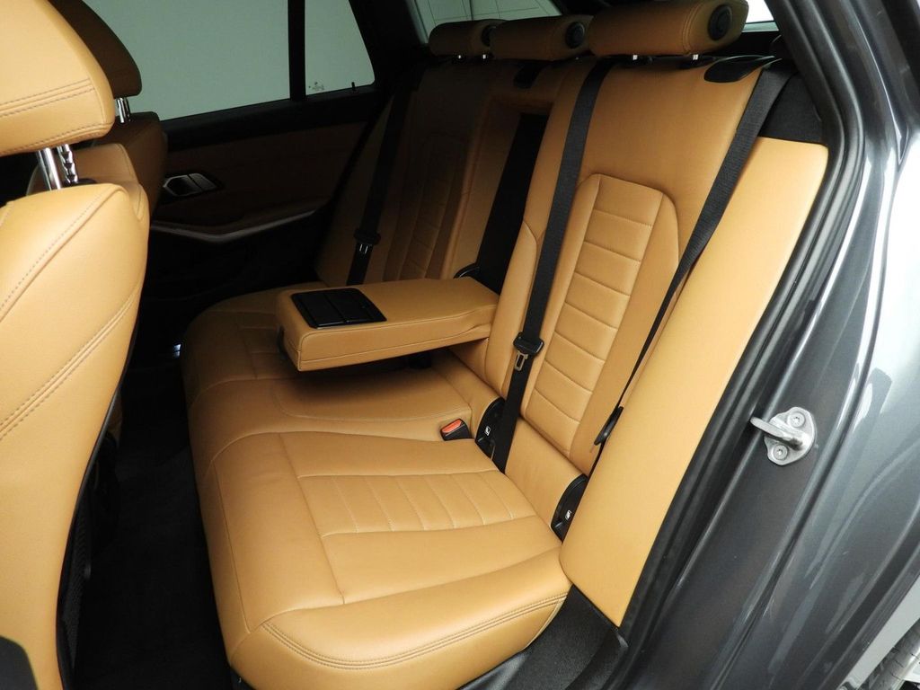 BMW 318 2021