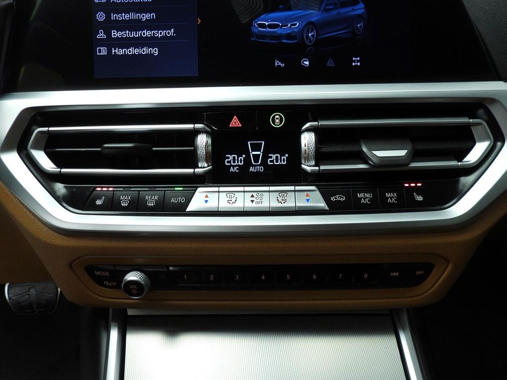 BMW 318 2021