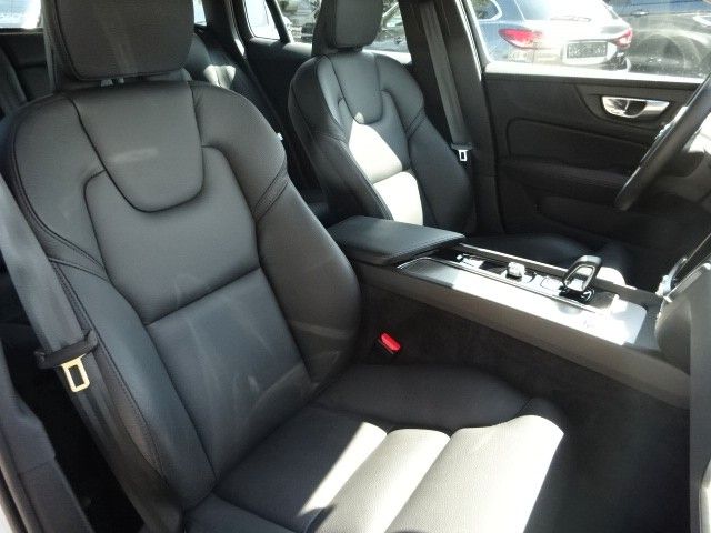 Volvo V60 2024
