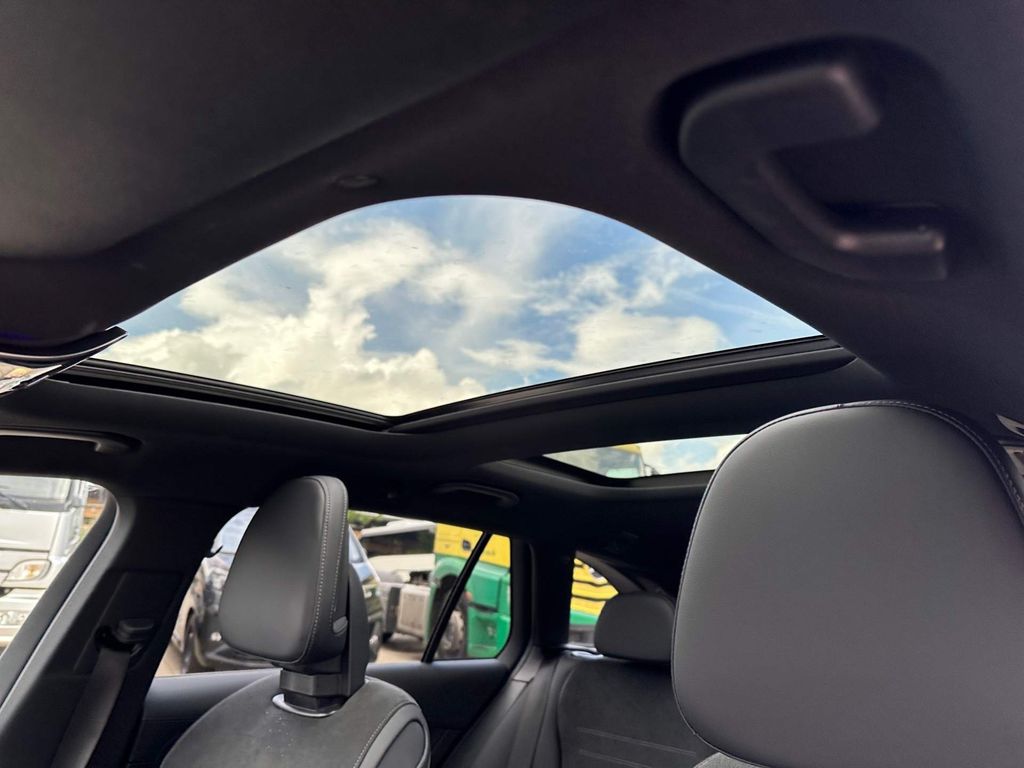 Mercedes-Benz C 220 2025