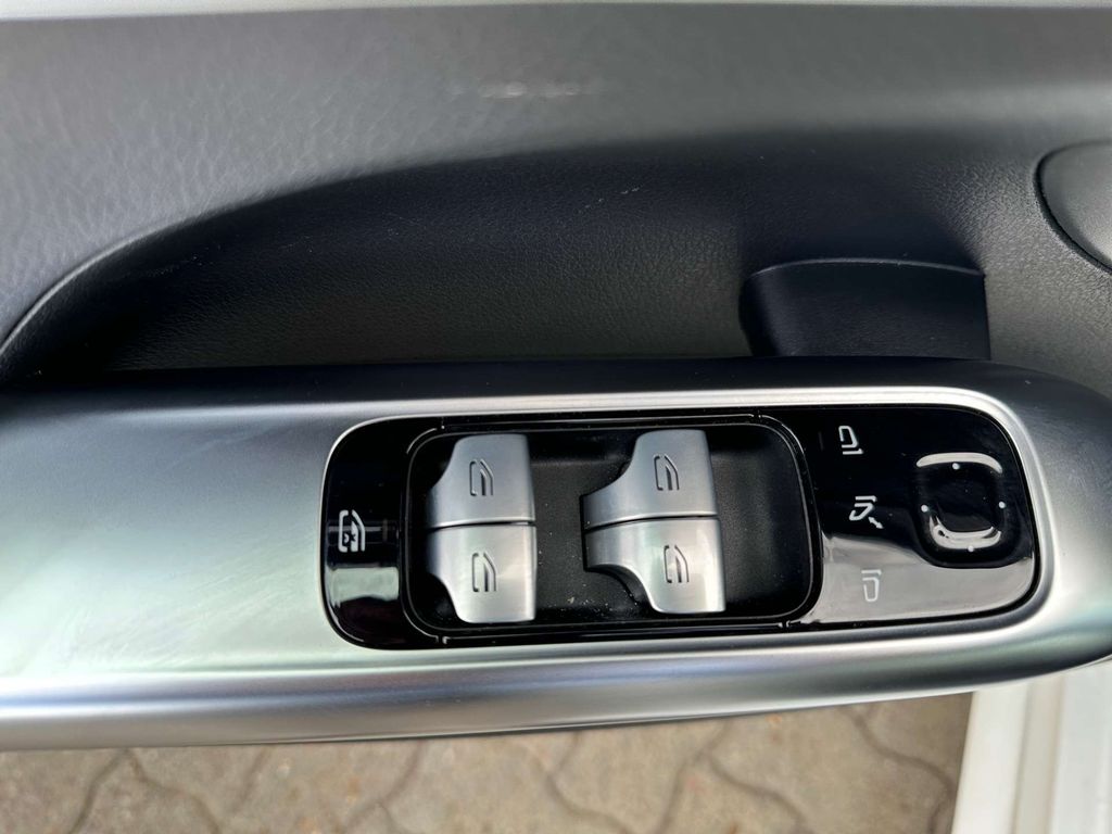 Mercedes-Benz C 220 2025