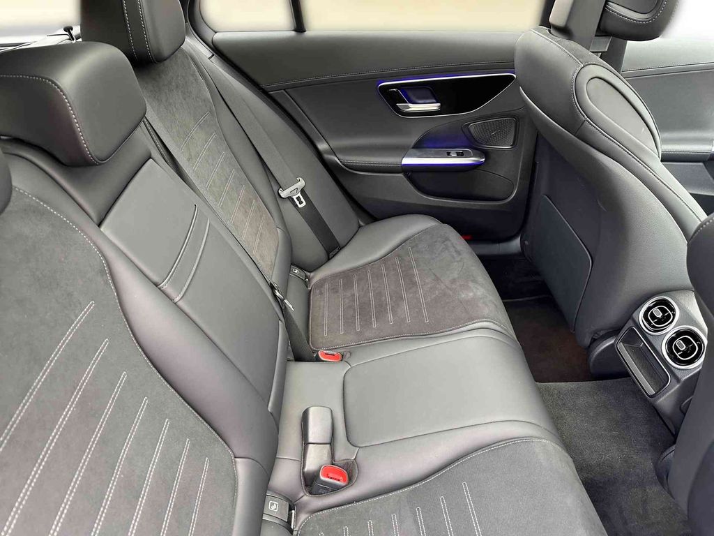 Mercedes-Benz C 220 2025