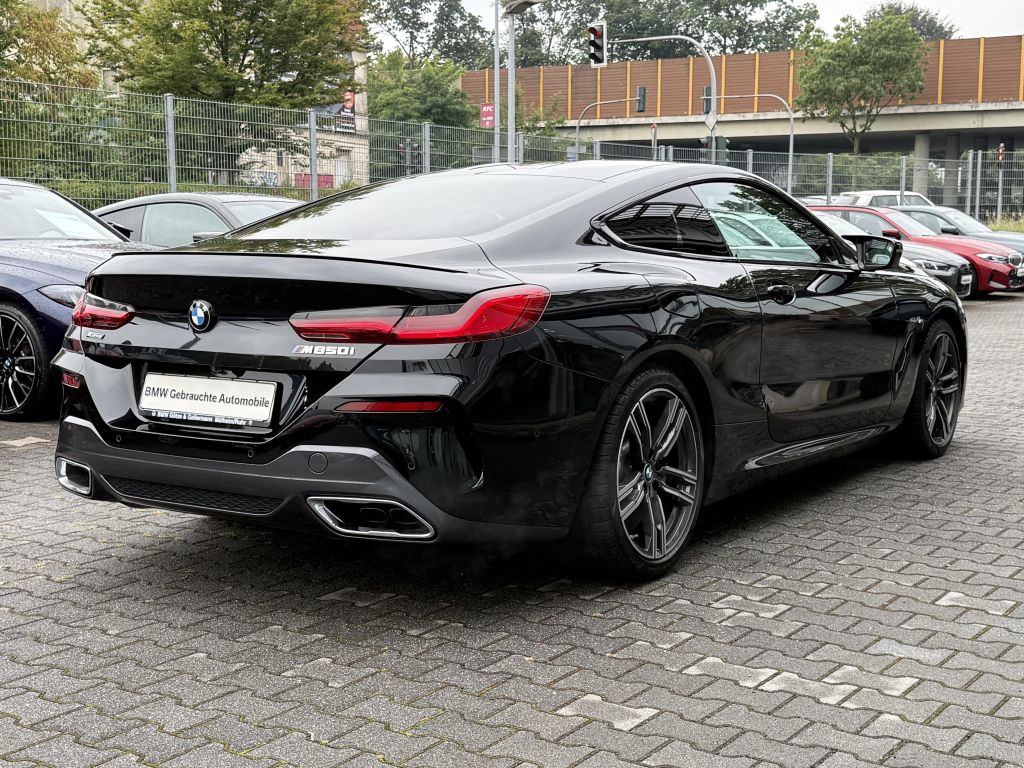 BMW M850 2022