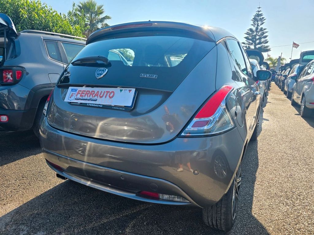 Lancia Ypsilon 2021