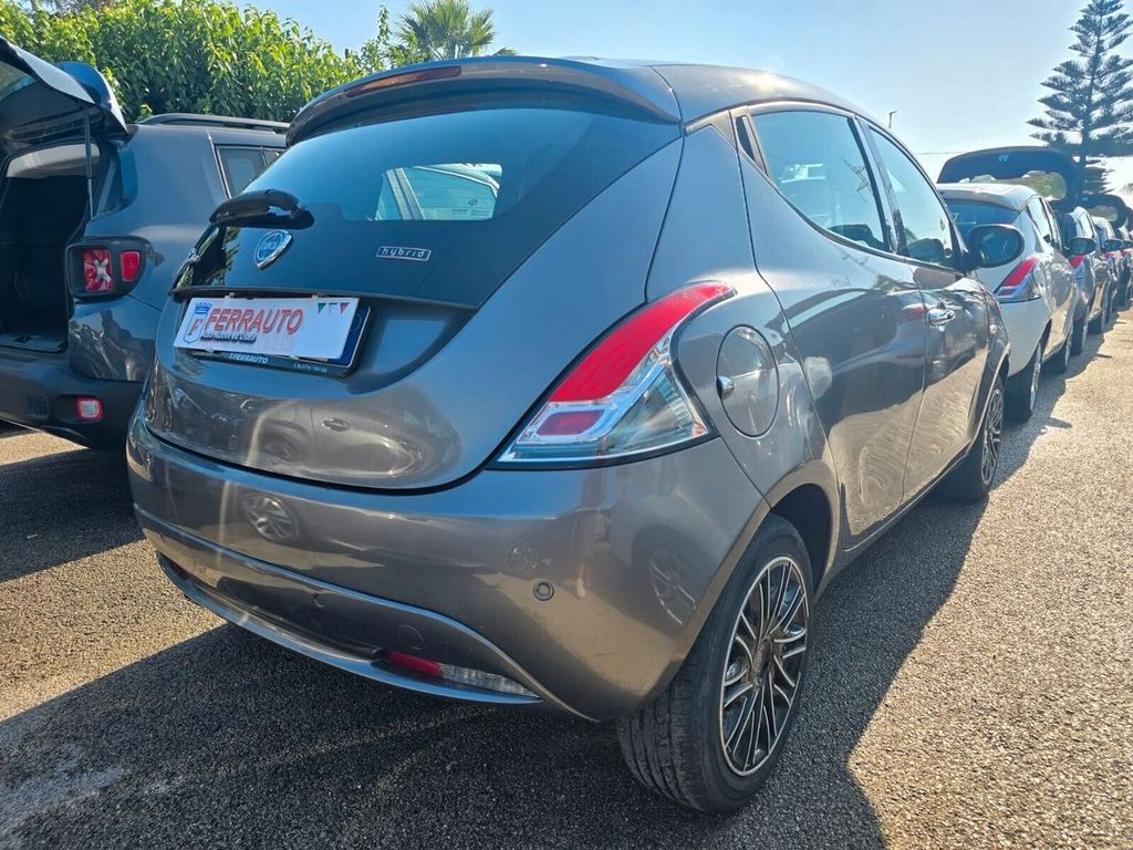Lancia Ypsilon 2021