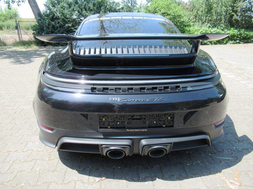 Porsche 992 2025