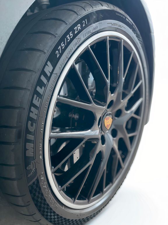 Porsche Panamera 2021