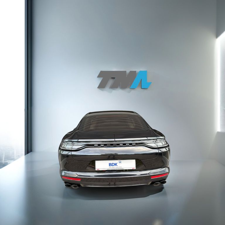 Porsche Panamera 2021