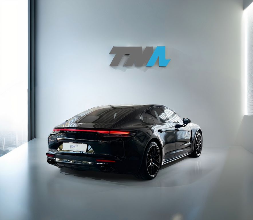 Porsche Panamera 2021