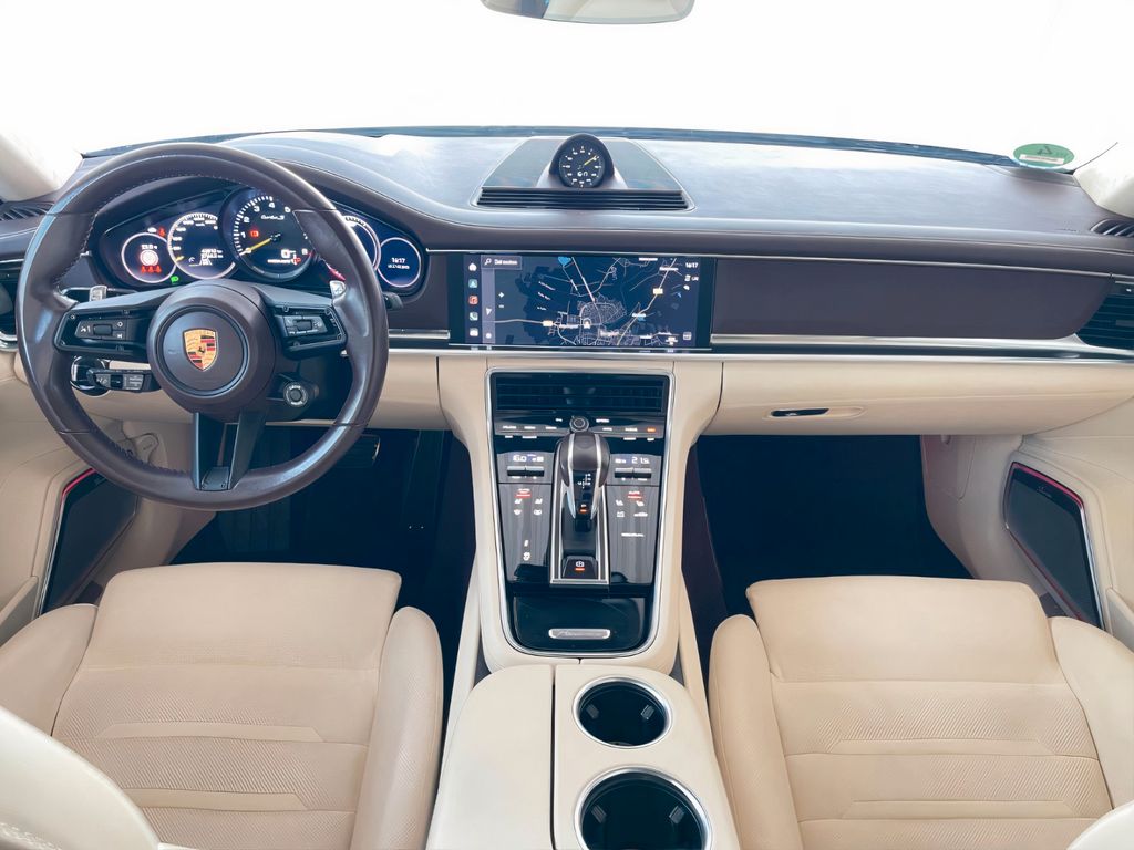 Porsche Panamera 2021