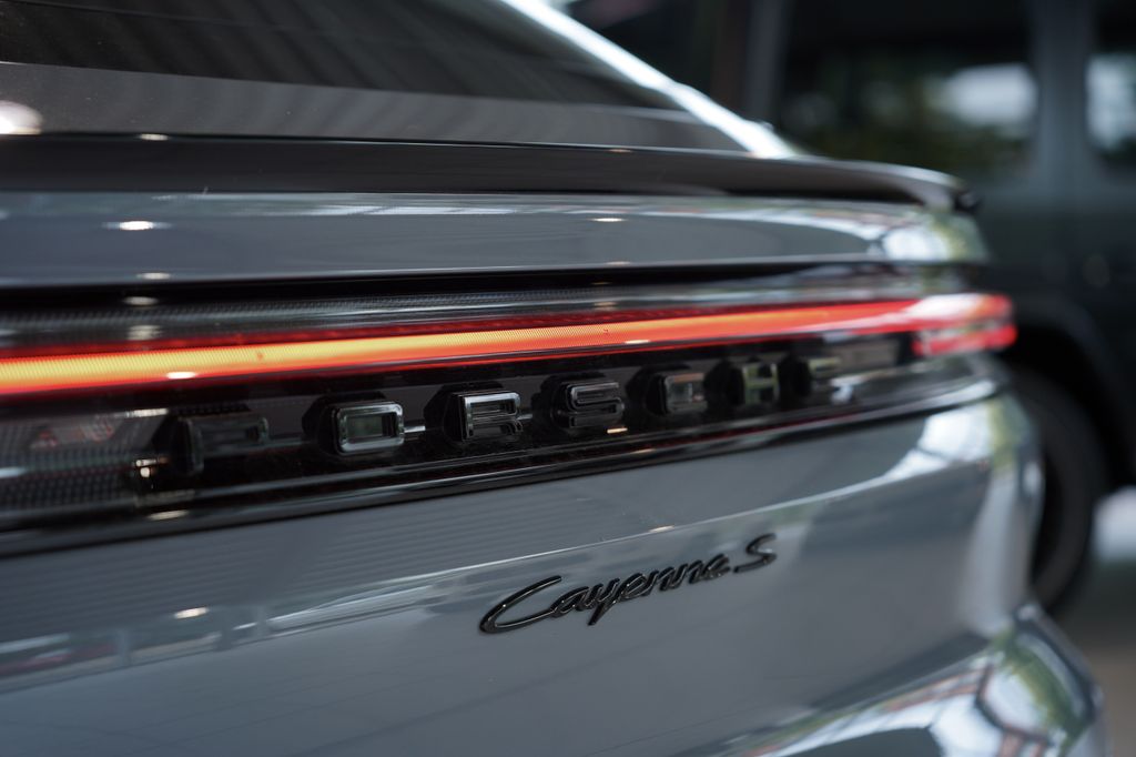 Porsche Cayenne 2024