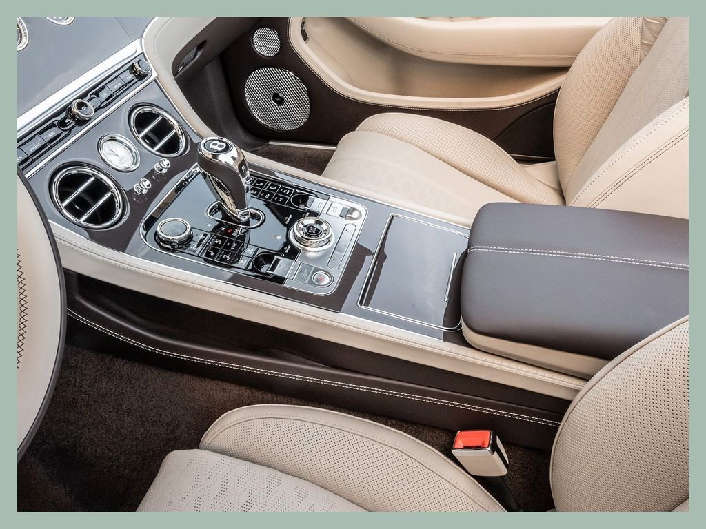 Bentley Continental GTC 2025