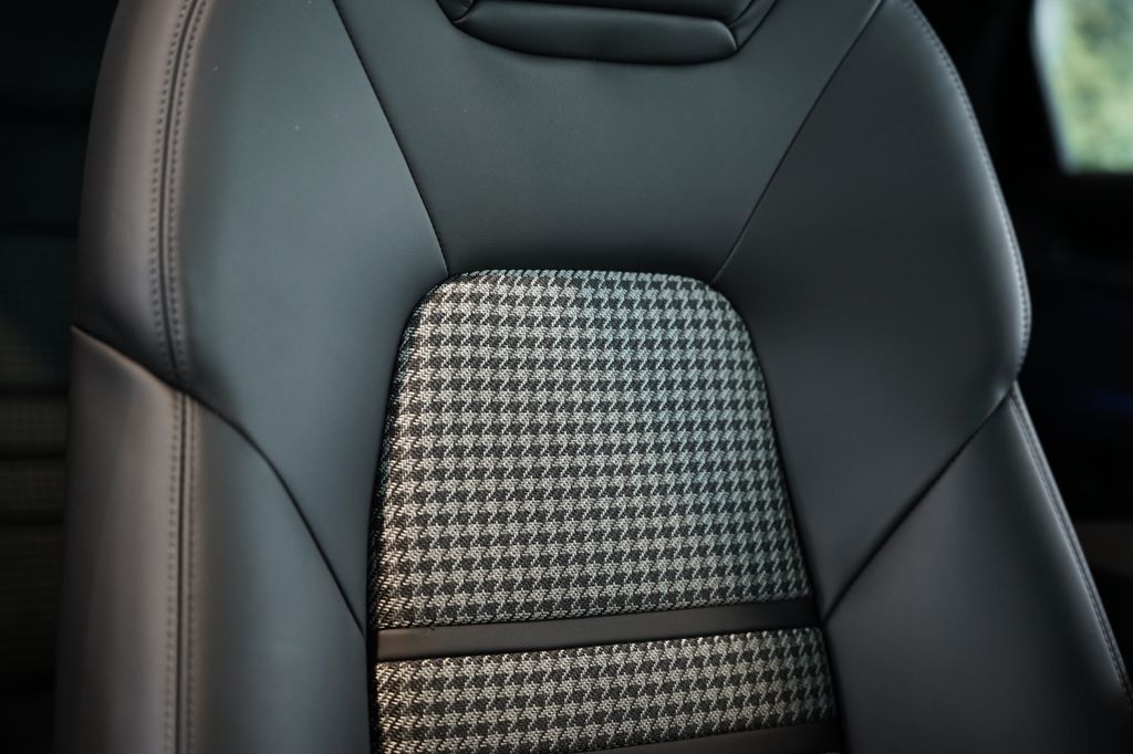 Porsche Cayenne 2024