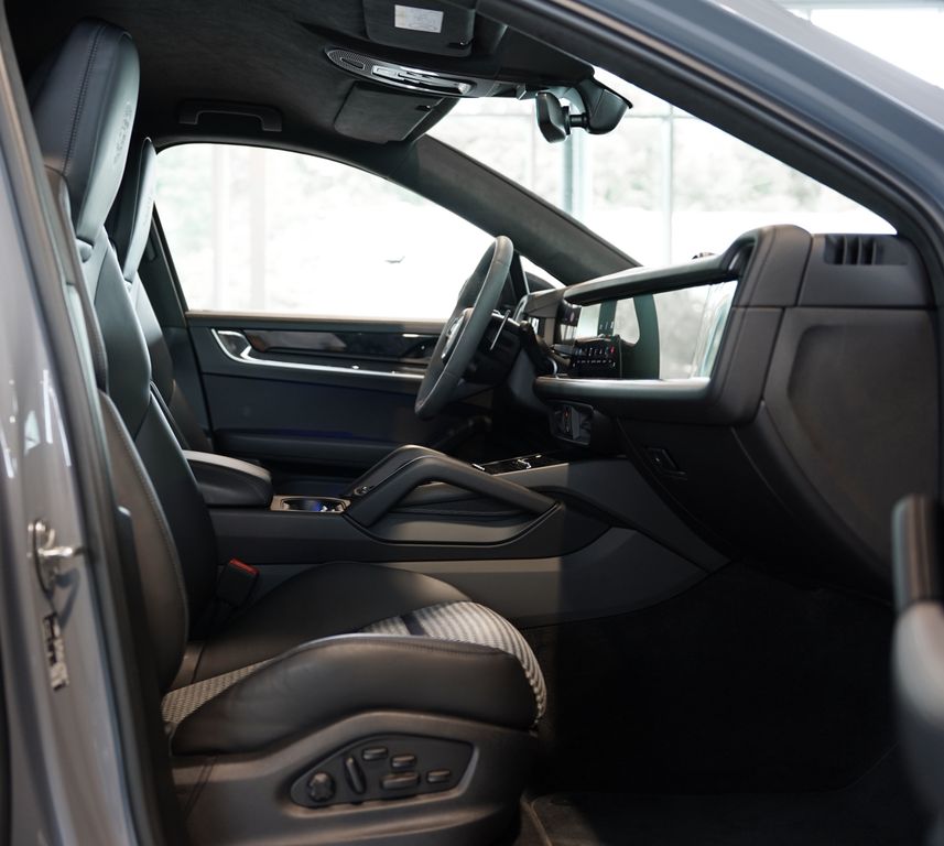 Porsche Cayenne 2024