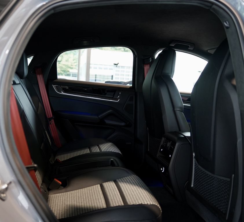 Porsche Cayenne 2024