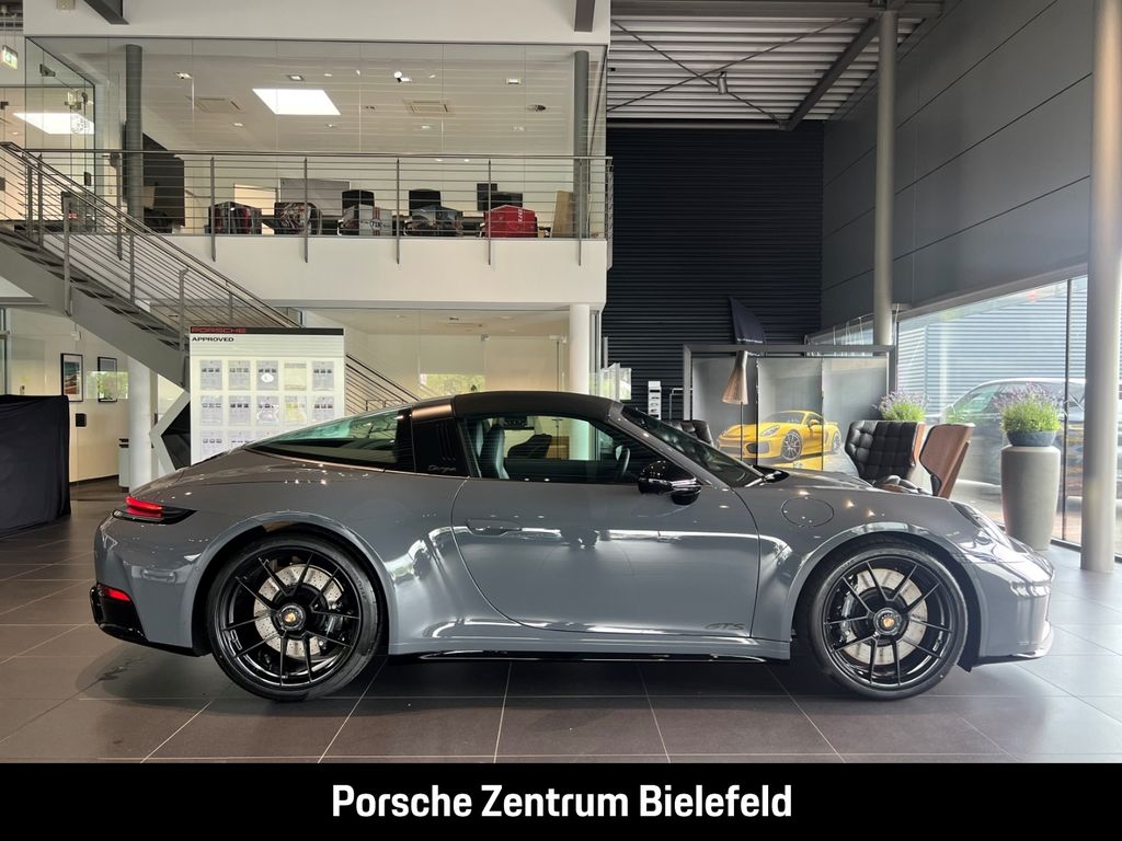 Porsche 992 2025