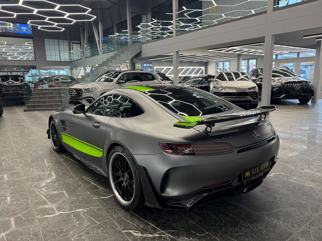 Mercedes-Benz AMG GT R