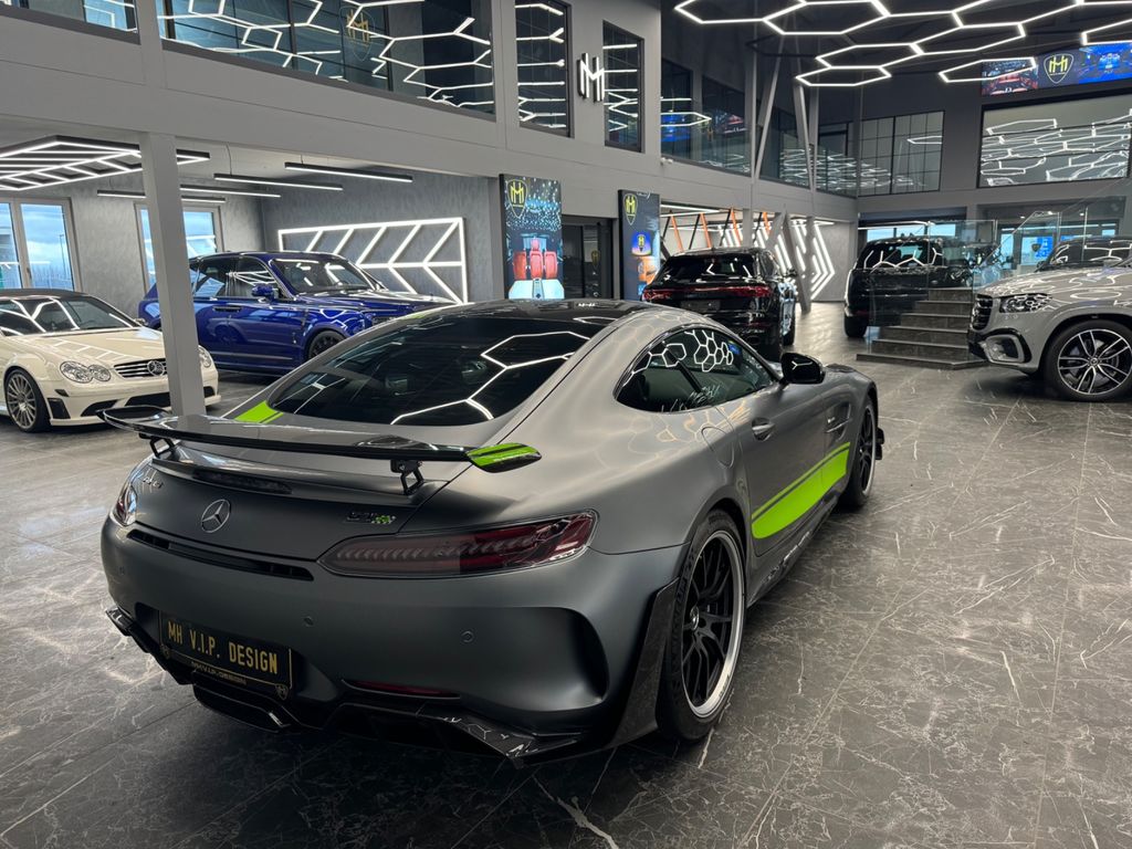 Mercedes-Benz AMG GT R
