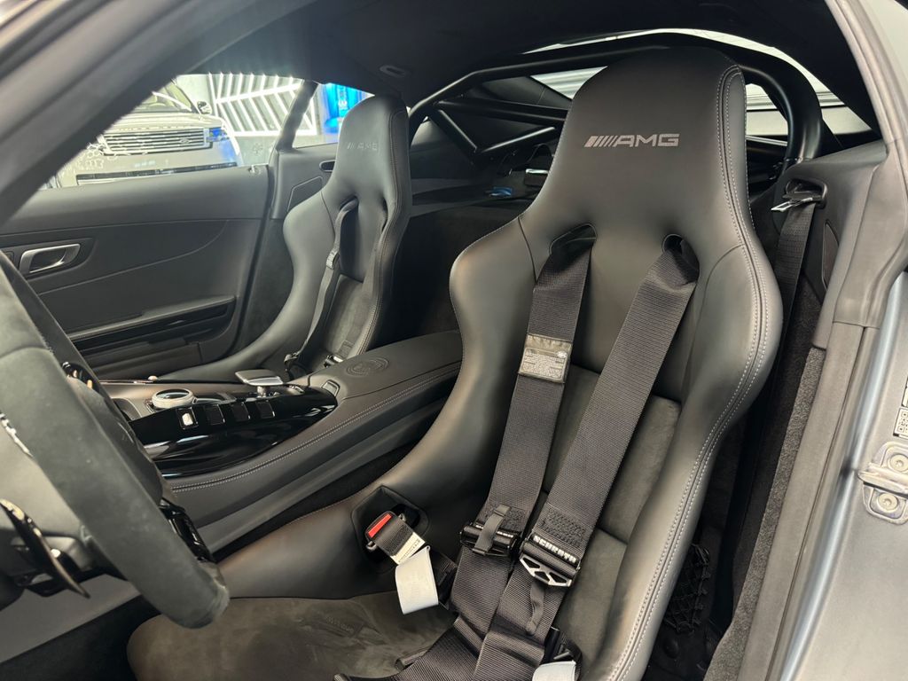 Mercedes-Benz AMG GT R