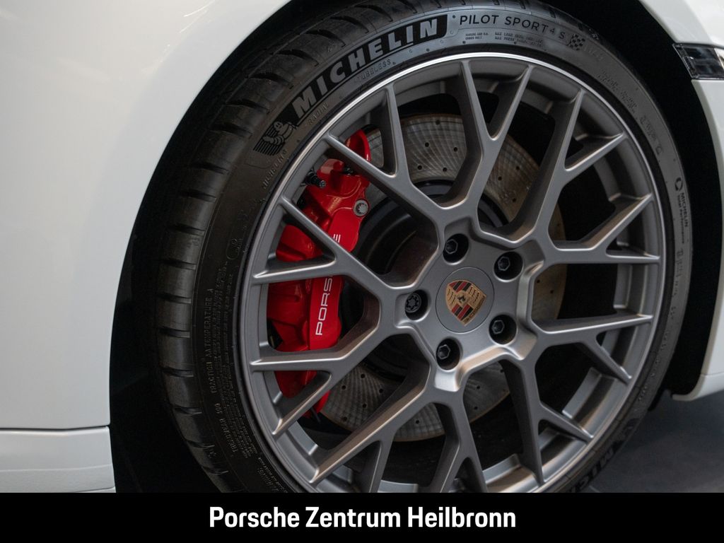 Porsche 992 2025