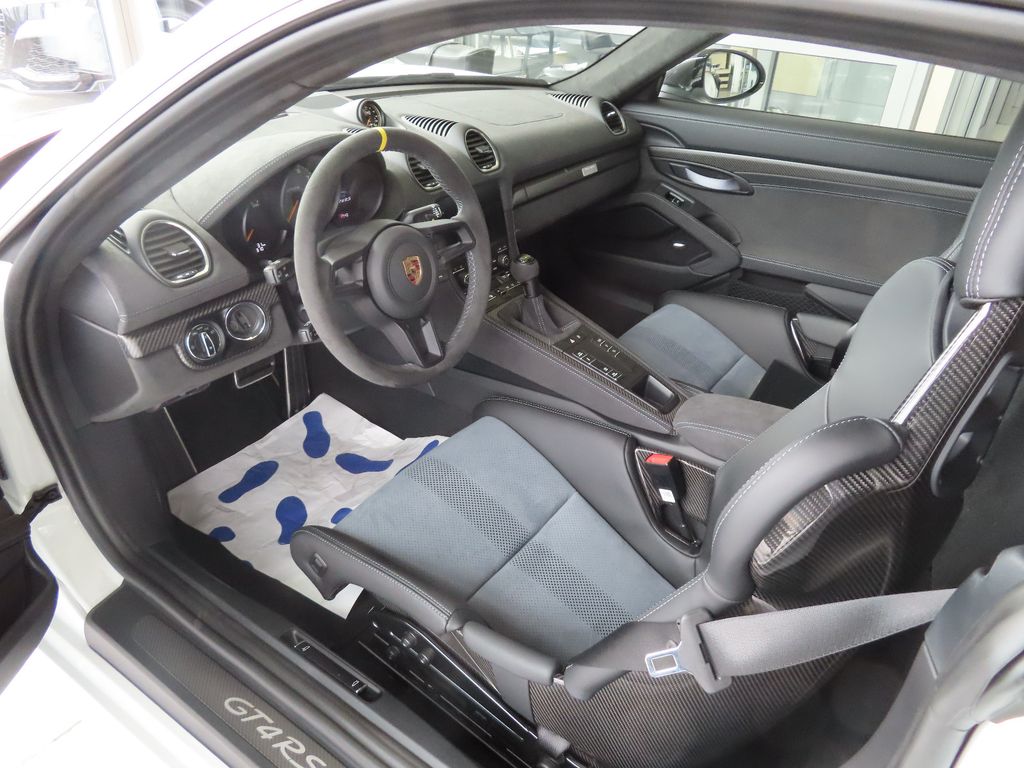 Porsche Cayman 2025