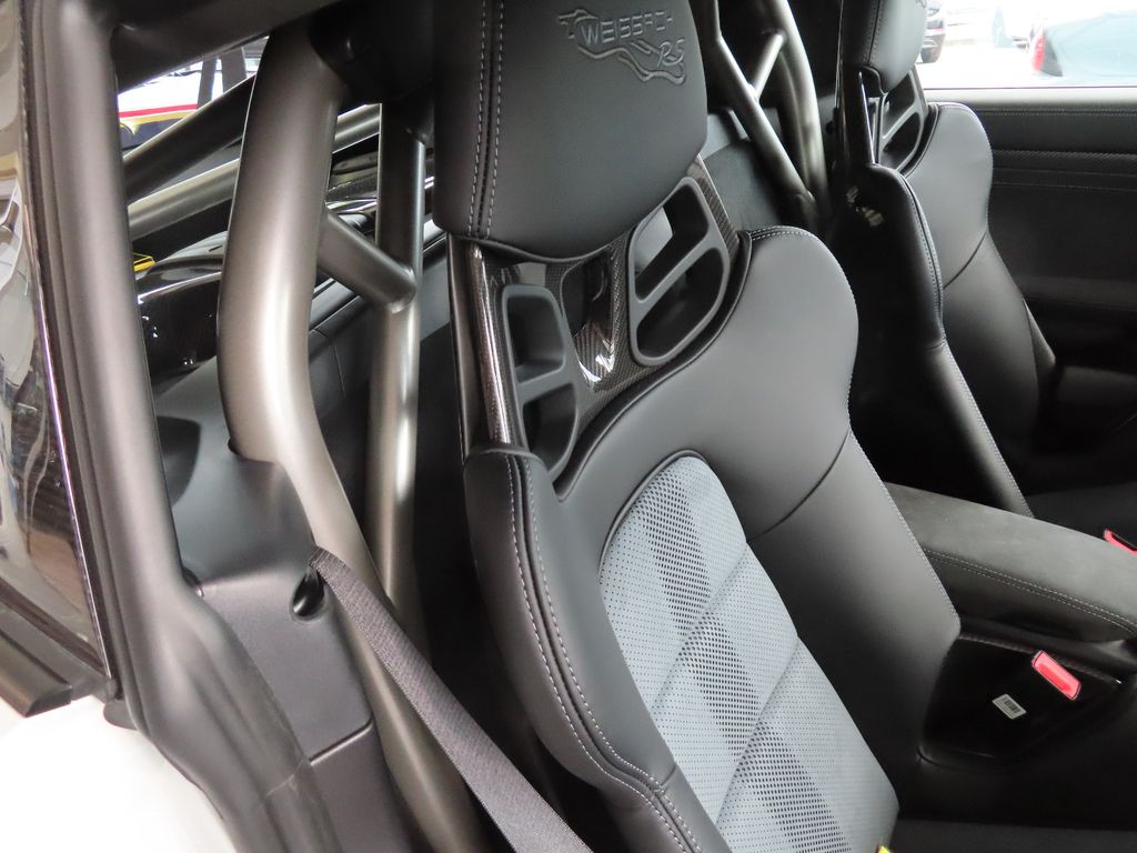 Porsche Cayman 2025