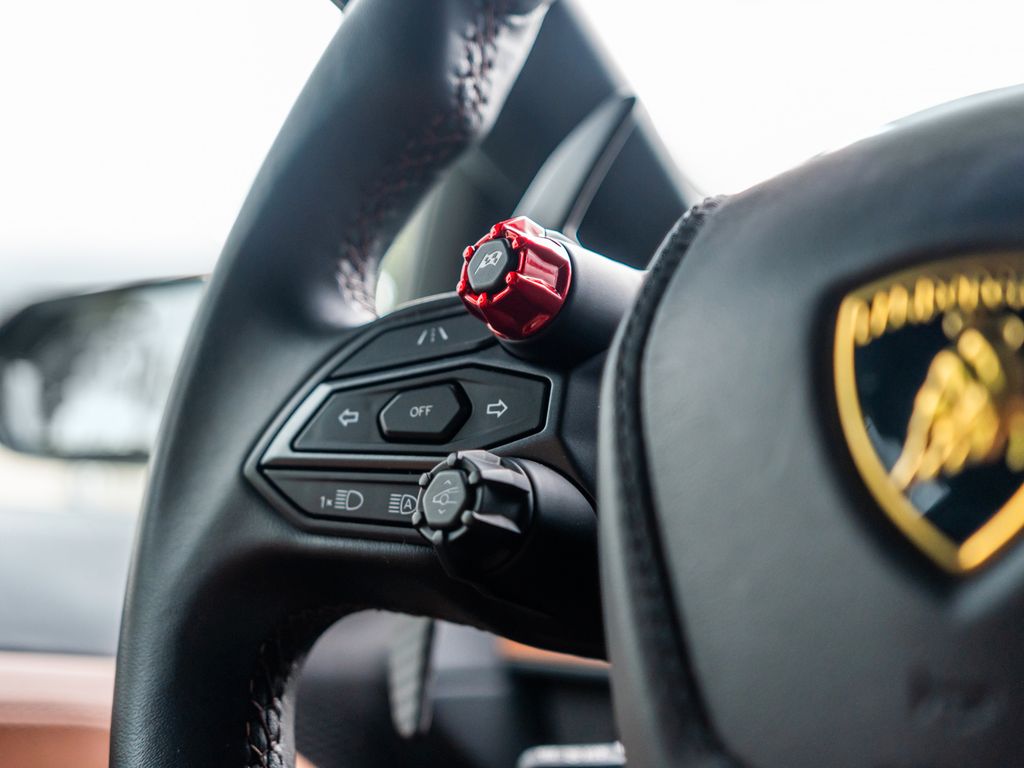 Lamborghini Revuelto 2024