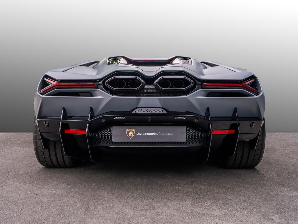 Lamborghini Revuelto 2024