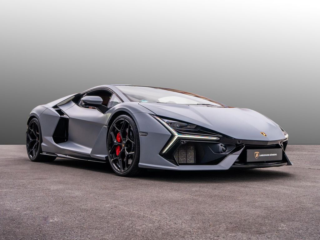 Lamborghini Revuelto 2024
