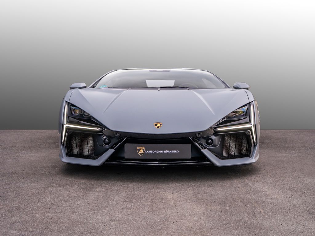 Lamborghini Revuelto 2024