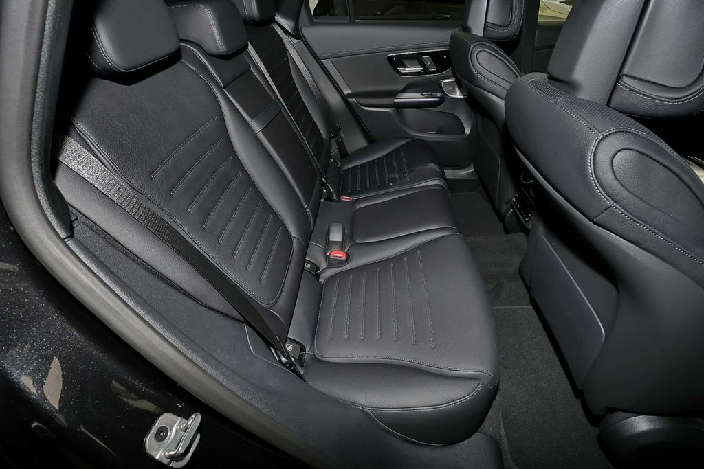 Mercedes-Benz GLC 300 2025