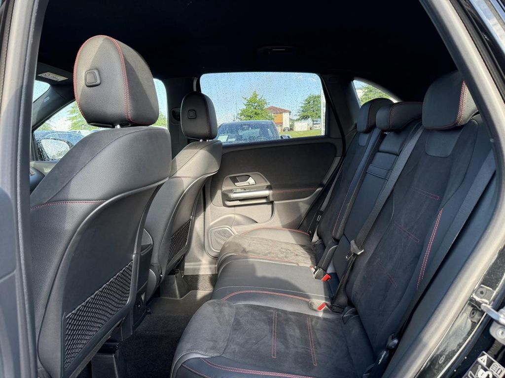 Mercedes-Benz B 220 2024