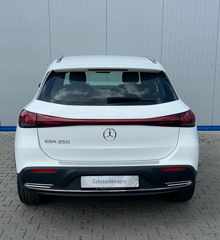 Mercedes-Benz EQA 2023