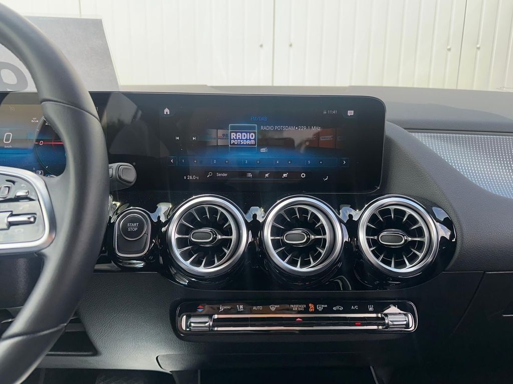 Mercedes-Benz EQA 2023