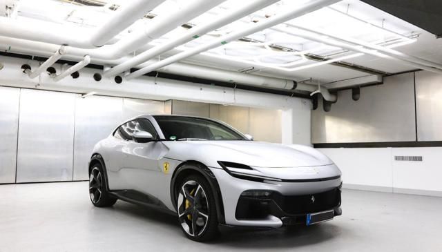 Ferrari Purosangue 2023