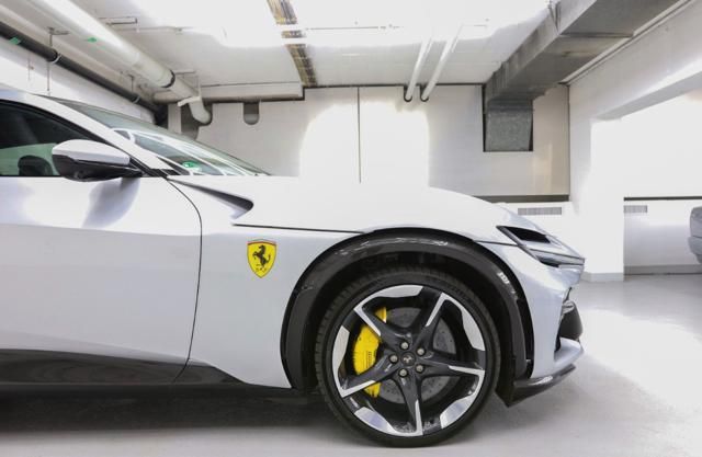 Ferrari Purosangue 2023